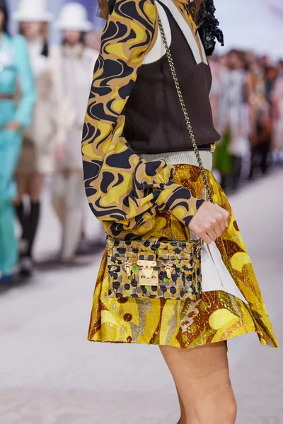 Look 53